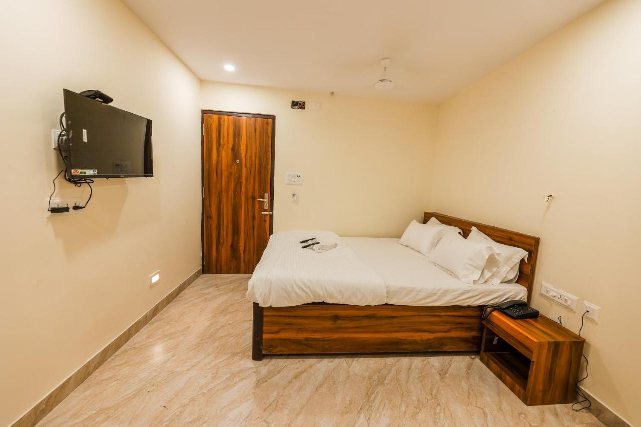 Hotel Holiday Express Калькутта Экстерьер фото