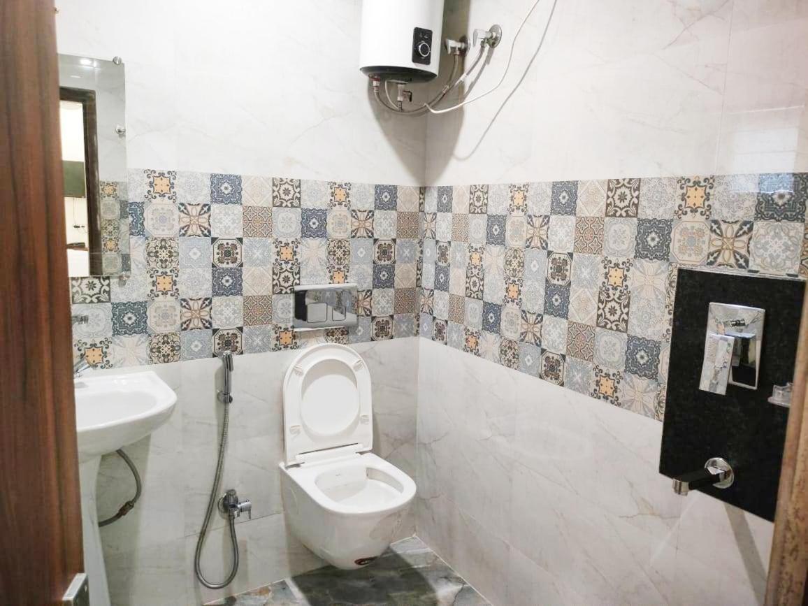 Hotel Holiday Express Калькутта Экстерьер фото